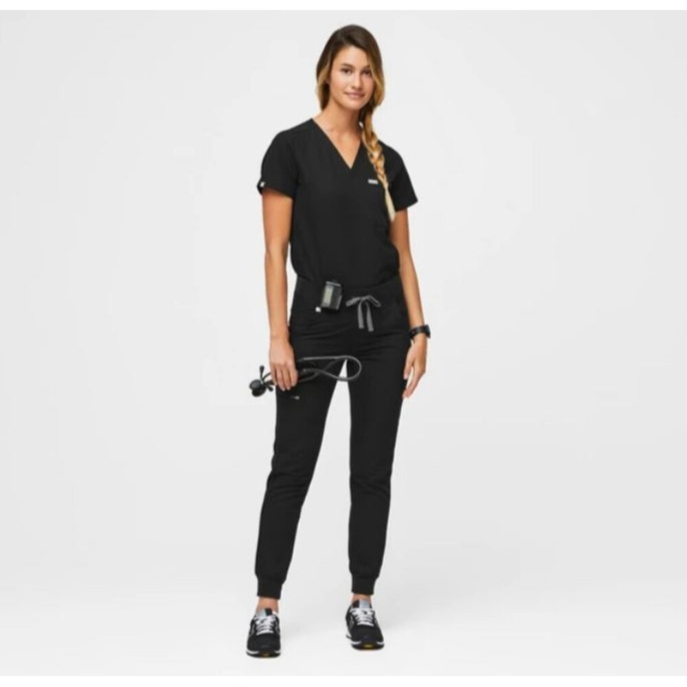 Figs Scrubs Casma top and Zamora jogger pant set size XS in black broken zipper